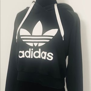 Adidas Crop Hoodie 🖤🤍
